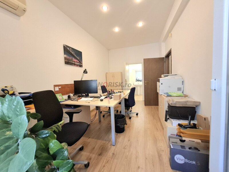 Unirii, Regina Maria, 2 camere, 80 mp, ideal birou.